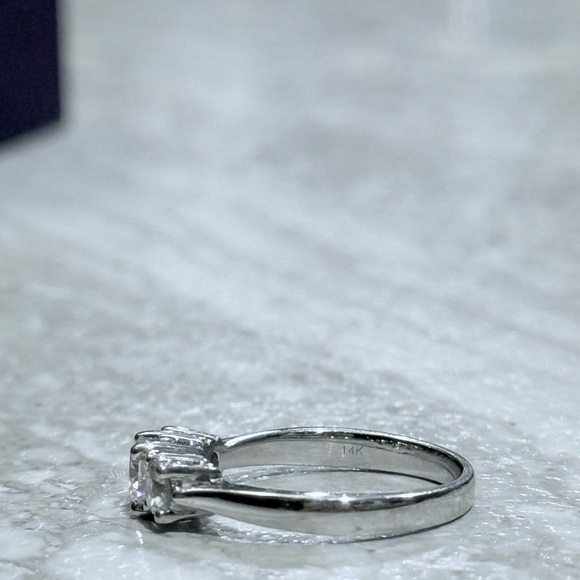 ✨ 1.50 CTTW Diamond Ring & Enhancer Set | 14KT White Gold | Size 7 ✨ - Picture 5 of 9